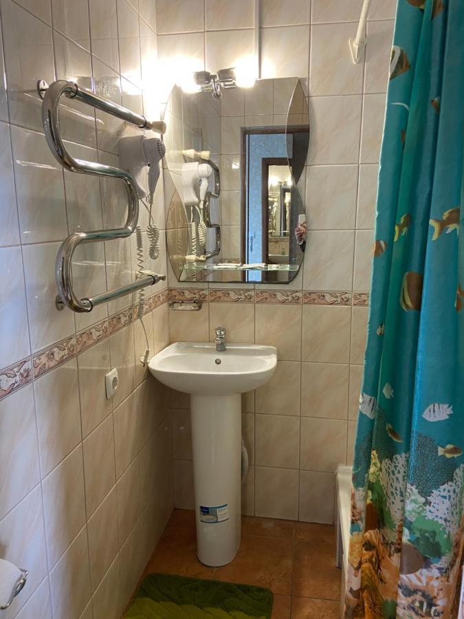 Hotel Золотий Лев Zvenyhorodka Esterno foto