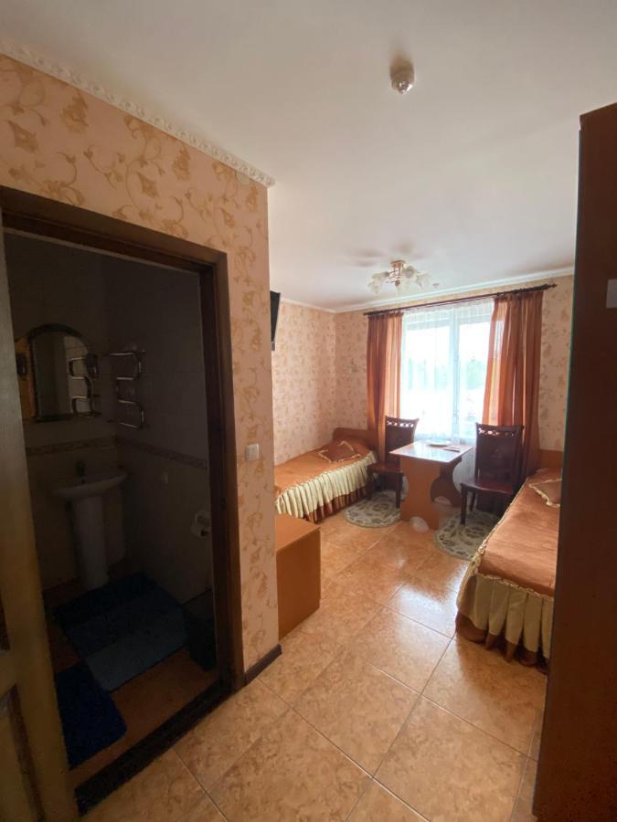 Hotel Золотий Лев Zvenyhorodka Esterno foto