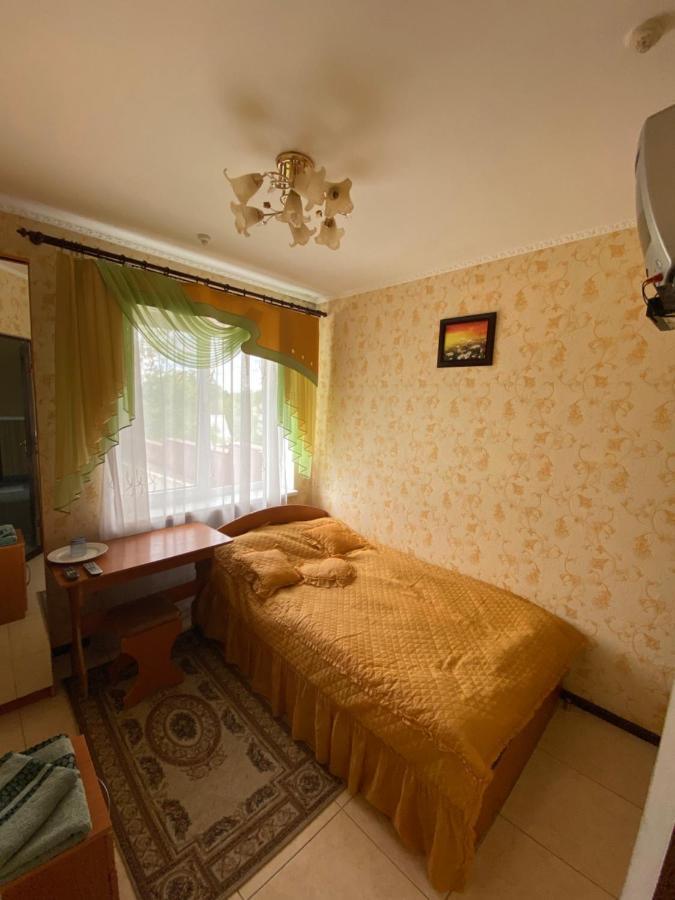 Hotel Золотий Лев Zvenyhorodka Esterno foto