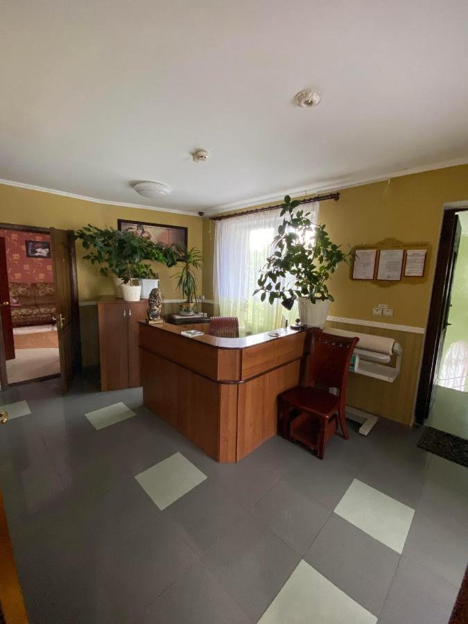 Hotel Золотий Лев Zvenyhorodka Esterno foto