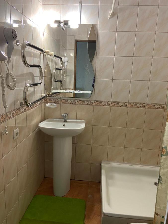 Hotel Золотий Лев Zvenyhorodka Esterno foto