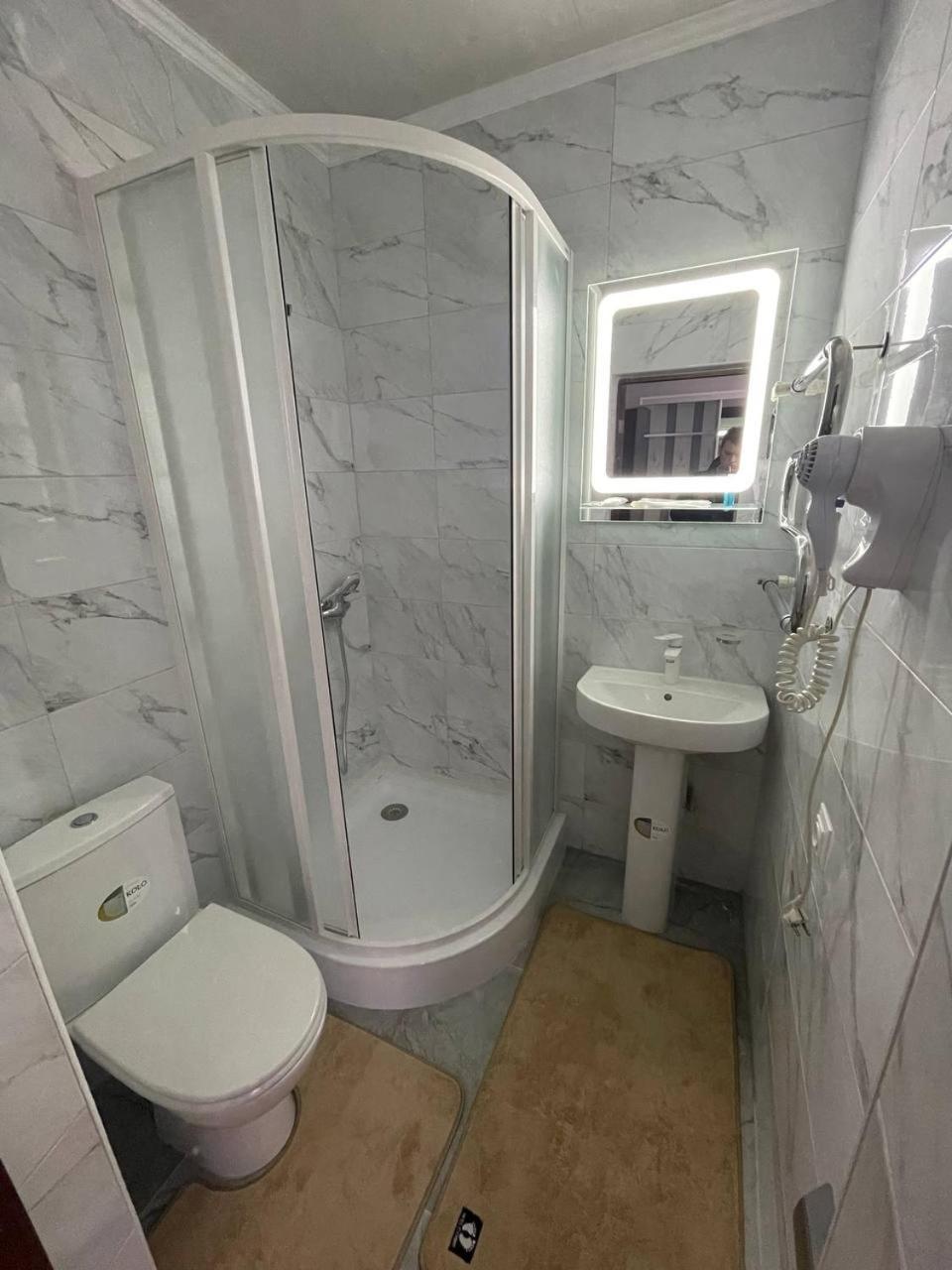 Hotel Золотий Лев Zvenyhorodka Esterno foto