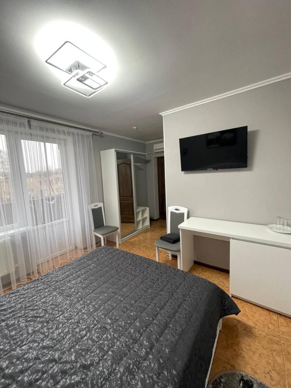 Hotel Золотий Лев Zvenyhorodka Esterno foto